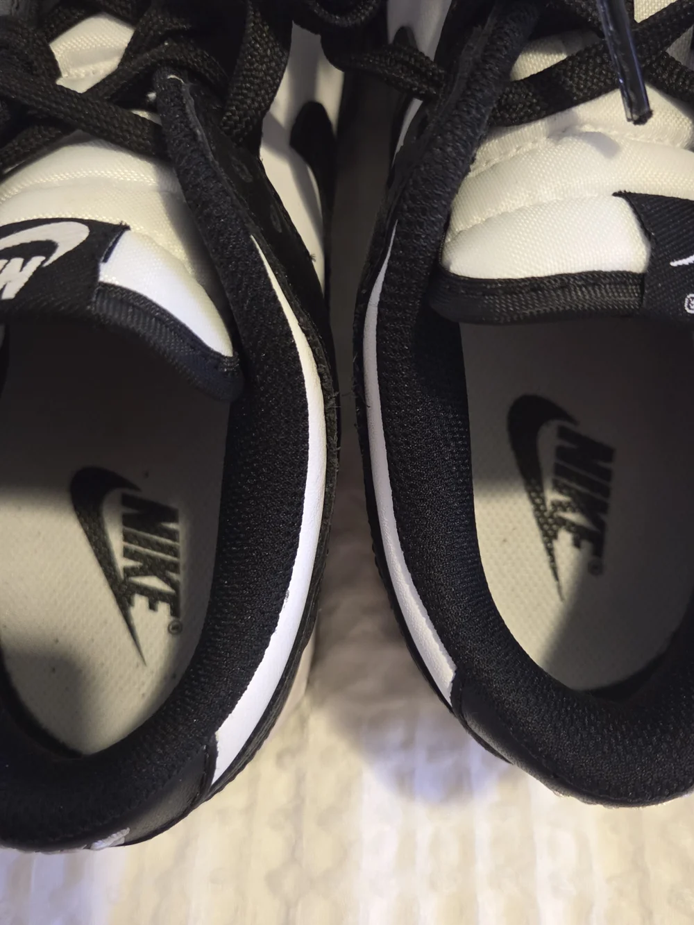 NWOT - Nike Women's Black/White Low-Top Sneakers